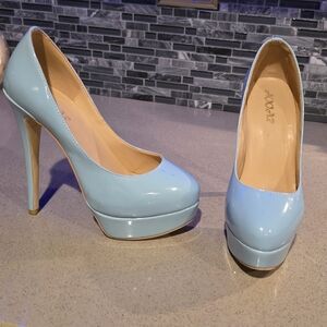 Baby blues 💙  heels